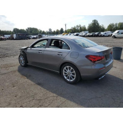 2020 MERCEDES-BENZ A-CLASS W1K3G4FB5LW043040 70586555