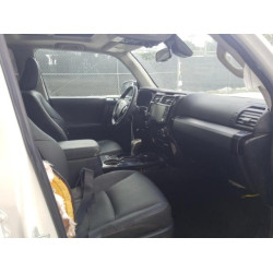 2020 TOYOTA 4RUNNER JTEBU5JRXL5819107 86111255