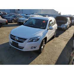 2011 VOLKSWAGEN TIGUAN