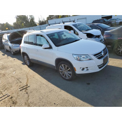 2011 VOLKSWAGEN TIGUAN