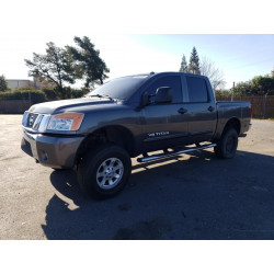 2010 NISSAN TITAN