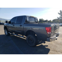 2010 NISSAN TITAN