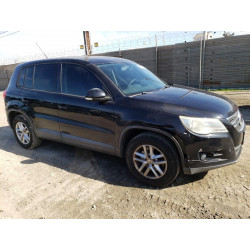 2011 VOLKSWAGEN TIGUAN