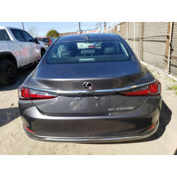 2022 LEXUS ES250