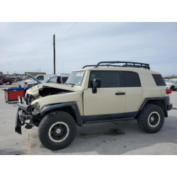 2010 TOYOTA FJ CRUISER