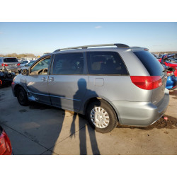 2004 TOYOTA SIENNA