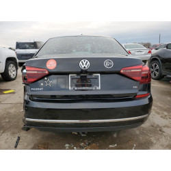 2018 VOLKSWAGEN PASSAT