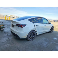 2021 TESLA MODEL Y 5YJYGDEE5MF068456 74650675