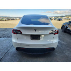 2021 TESLA MODEL Y 5YJYGDEE5MF068456 74650675