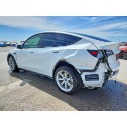 2021 TESLA MODEL Y 5YJYGDEE1MF306898 46548056