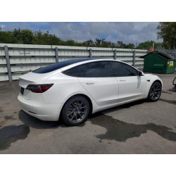 2021 TESLA MODEL 3 5YJ3E1EA2MF853819 48677536