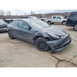 2022 TESLA MODEL 3 5YJ3E1EB2NF285811 47575756