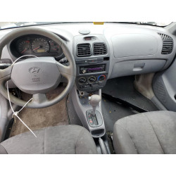 2004 HYUNDAI ACCENT