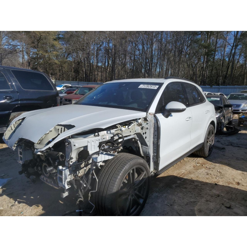 2020 PORSCHE CAYENNE