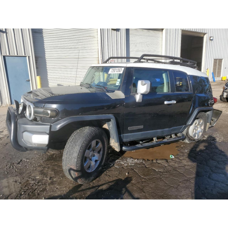 2010 TOYOTA FJ CRUISER