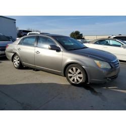 2005 TOYOTA AVALON