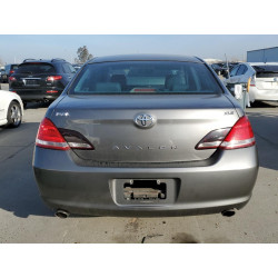 2005 TOYOTA AVALON