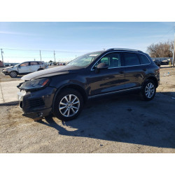 2013 VOLKSWAGEN TOUAREG