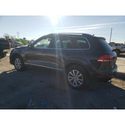 2013 VOLKSWAGEN TOUAREG