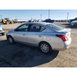 2013 NISSAN VERSA