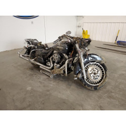 2011 HARLEY-DAVIDSON FL
