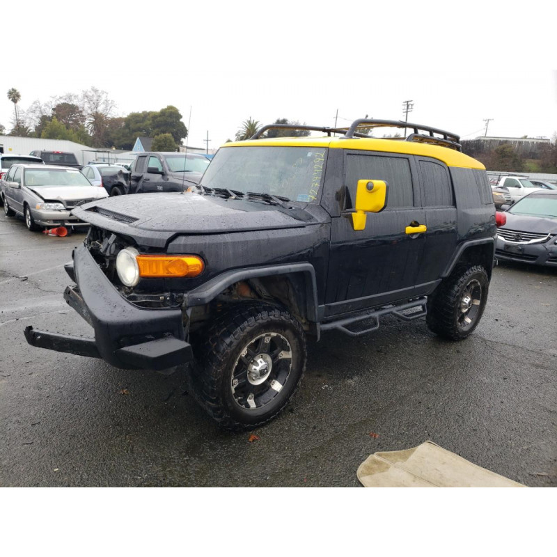 2012 TOYOTA FJ CRUISER