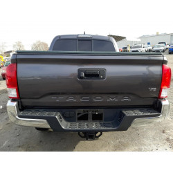 2017 TOYOTA TACOMA
