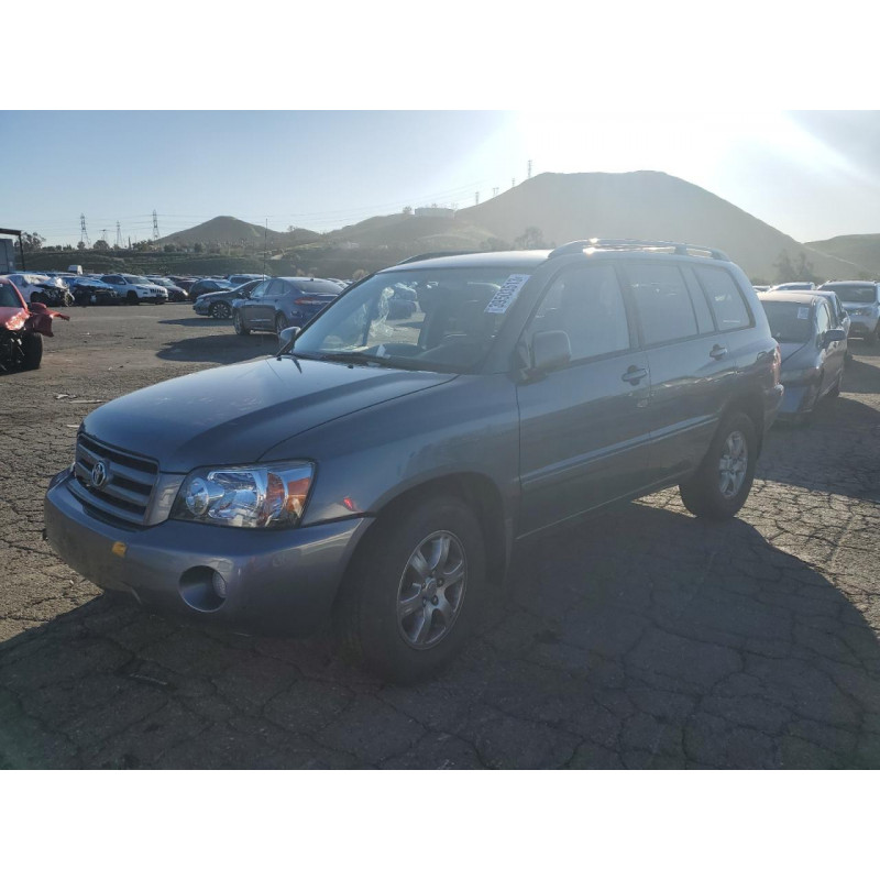 2005 TOYOTA HIGHLANDER
