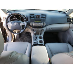 2010 TOYOTA HIGHLANDER