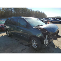 2004 TOYOTA SIENNA