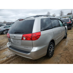 2006 TOYOTA SIENNA
