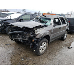 2005 FORD ESCAPE