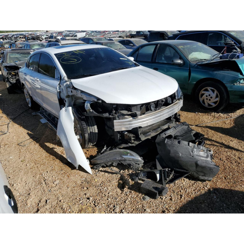 2016 CHRYSLER 200