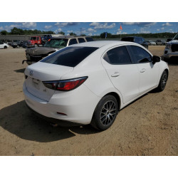 2017 TOYOTA YARIS