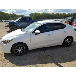 2017 TOYOTA YARIS