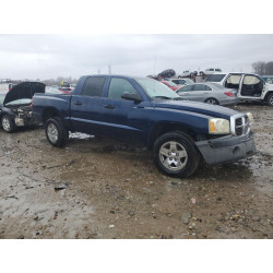 2005 DODGE DAKOTA