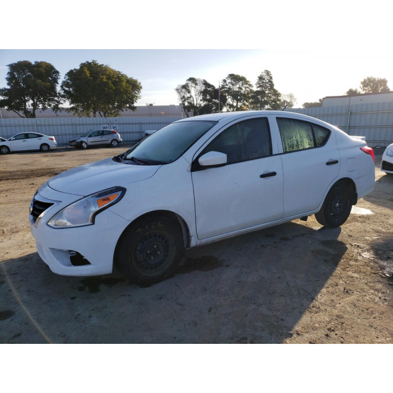 2017 NISSAN VERSA