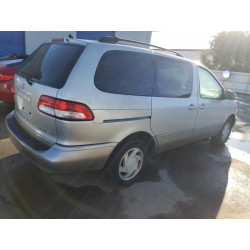 2002 TOYOTA SIENNA