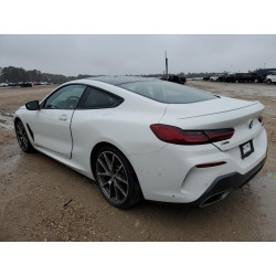 2022 BMW M8
