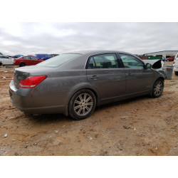 2005 TOYOTA AVALON