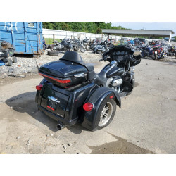 2018 HARLEY-DAVIDSON FL