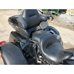 2018 HARLEY-DAVIDSON FL