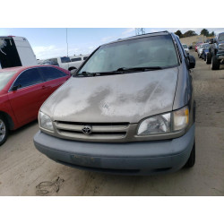 1999 TOYOTA SIENNA
