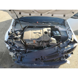 2011 VOLKSWAGEN GOLF