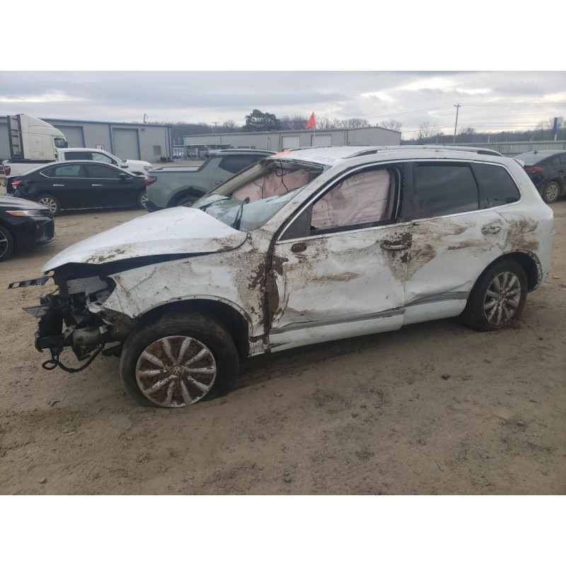 2013 VOLKSWAGEN TOUAREG