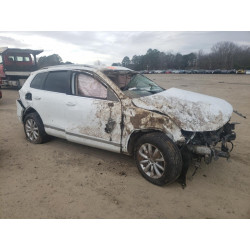 2013 VOLKSWAGEN TOUAREG