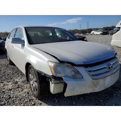 2005 TOYOTA AVALON