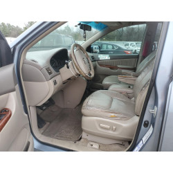 2004 TOYOTA SIENNA