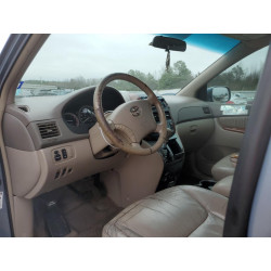 2004 TOYOTA SIENNA