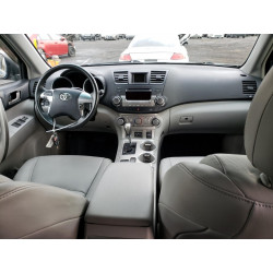 2011 TOYOTA HIGHLANDER